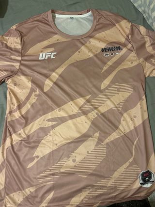 Camiseta UFC Beige y Marrón