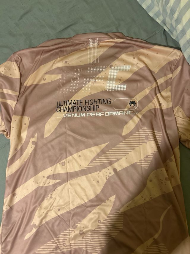 Camiseta UFC Beige y Marrón