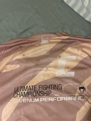Camiseta UFC Beige y Marrón