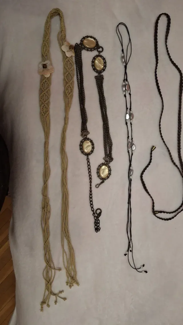 Cinturones mujer beige y plateado