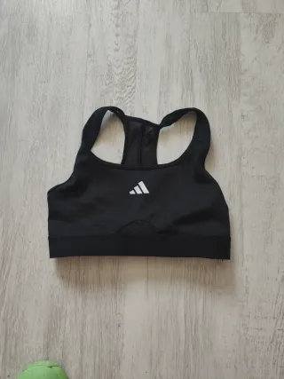 Top deportivo Adidas negro