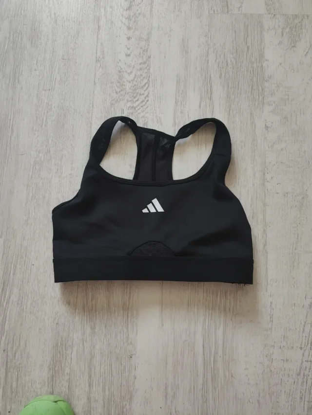 Top deportivo Adidas negro