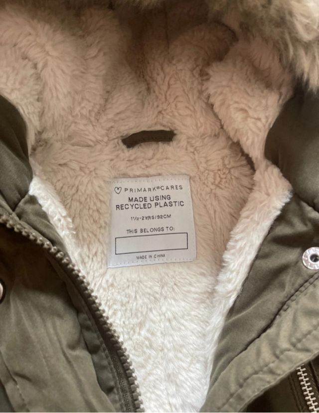 Parka niña con capucha y pelo