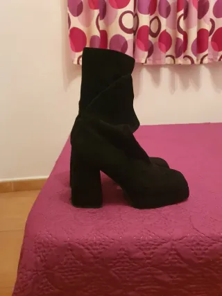 Botines de media caña negros