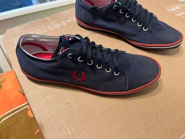Zapatillas Fred Perry Azul Marino y Rojo