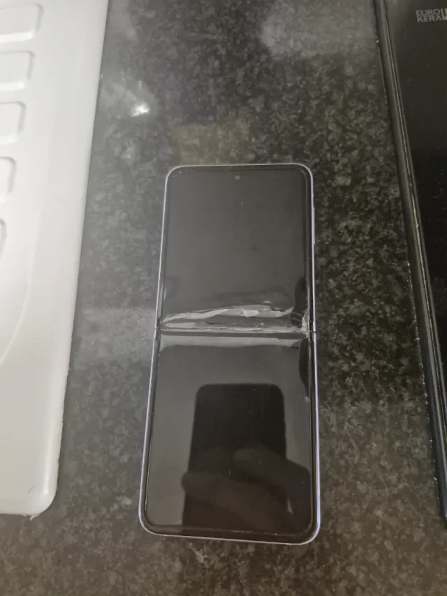 Samsung Galaxy Z Flip 3 5G con Caja