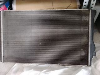 Radiador Coche Audi/Seat/VW (TIENE UNA FUGA)