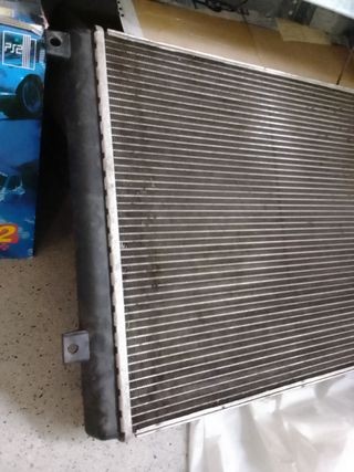 Radiador Coche Audi/Seat/VW (TIENE UNA FUGA)
