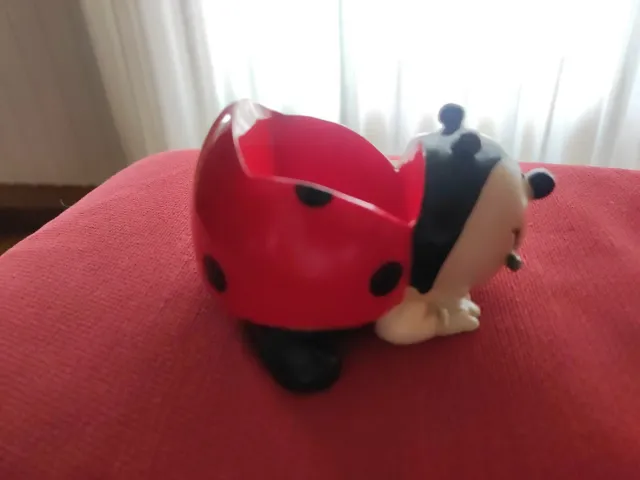 Soporte de movil de mariquita (cerámica).