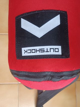 Saco de Boxeo con guantes