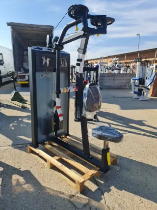 Máquinas de gimnasio en tienda física