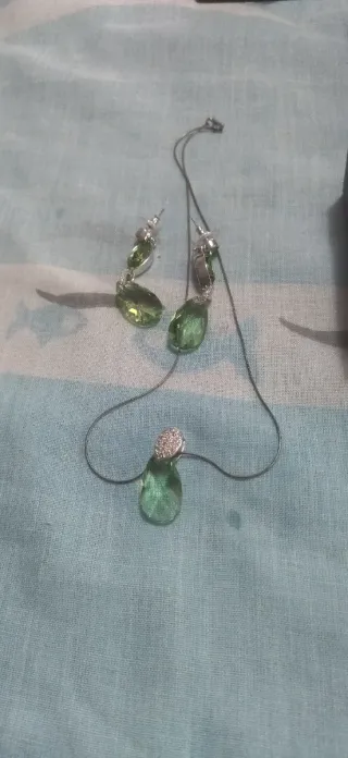 Colgante y pendientes verdes Swarovski