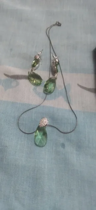 Colgante y pendientes verdes Swarovski
