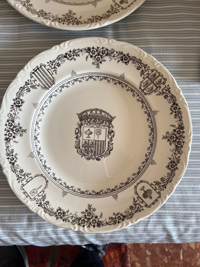 6 Platos llanos Vajilla Escudo Aragonés