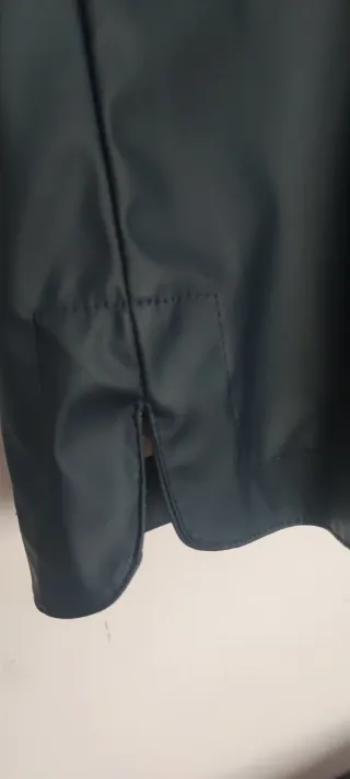 Chubasquero Vero Moda azul marino totalmente nuevo