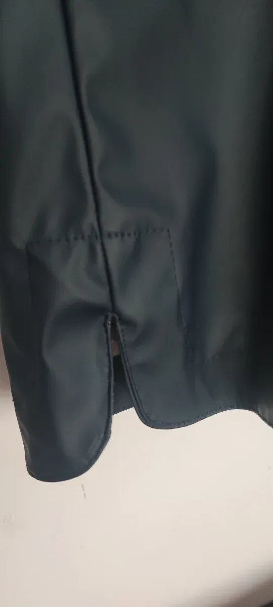 Chubasquero Vero Moda azul marino totalmente nuevo