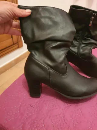 Botas negras de tacón