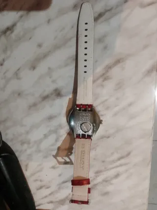 Reloj Swatch Irony Correa Roja Plata