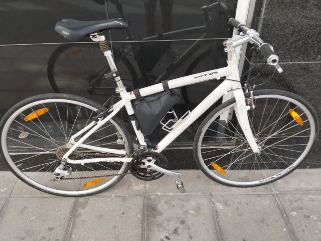 Bicicleta Híbrida Blanca