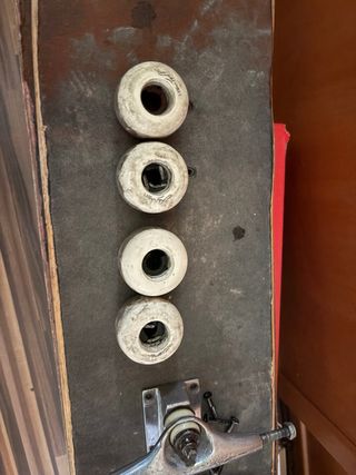 2 Tablas de skate + Ejes(ruedas de regalo reparar)