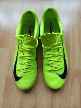 Zapatillas Nike FQ8434-700 Talla 42.5