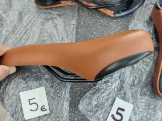 Sillín de paseo marrón " Último " a estrenar.