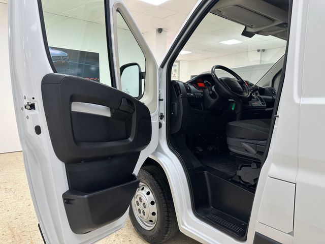 Peugeot Boxer 2023 L2H2