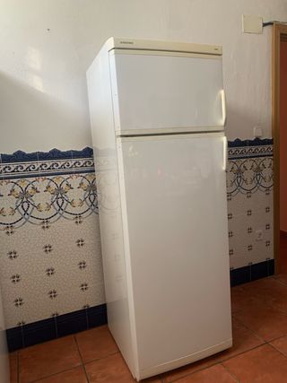 Frigorífico mediano ANSONIC blanco