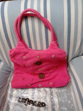 Borsa fucsia in spugna di cotone con applicazioni