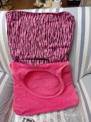 Borsa fucsia in spugna di cotone con applicazioni