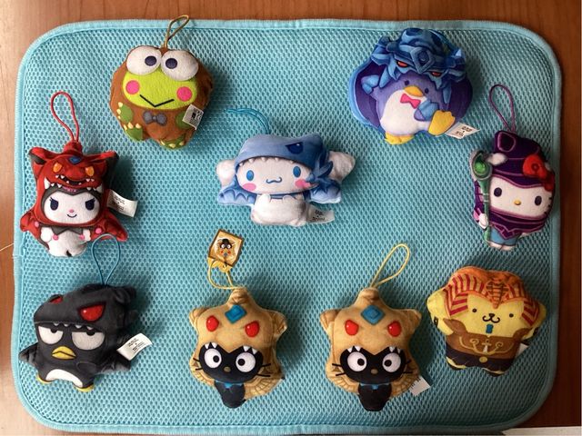 Lote Peluches Hello Kitty x Yugioh