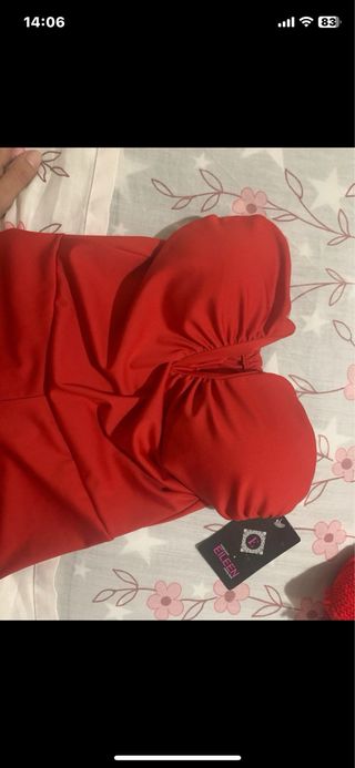 Mono corto rojo sin tirantes