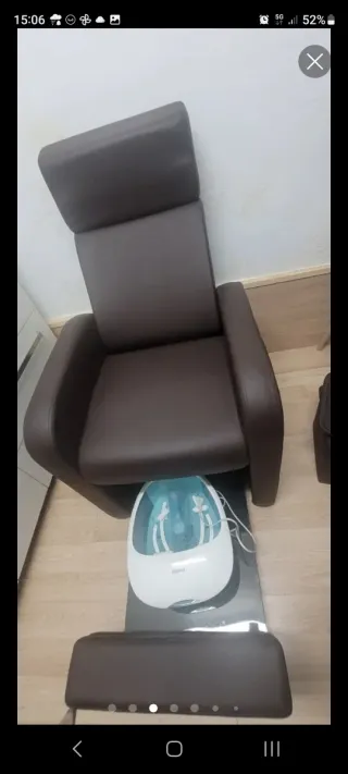 Sillón de pedicura de piel marrón