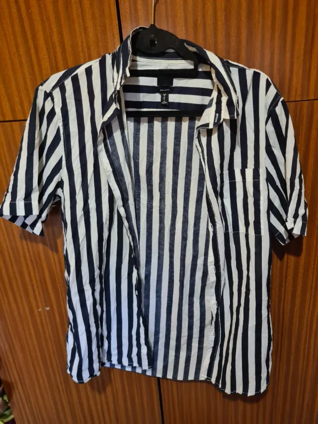 Camisa Rayas Blancas y Negras Manga Corta