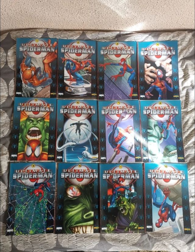 Colección completa ultimate Spiderman . 25 comics.