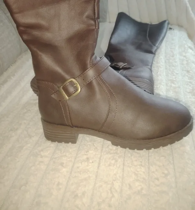 Botas altas planas marrones