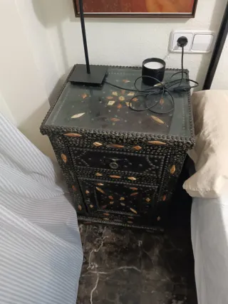 Mesita de noche negra con pedrería 2 uds disponibl