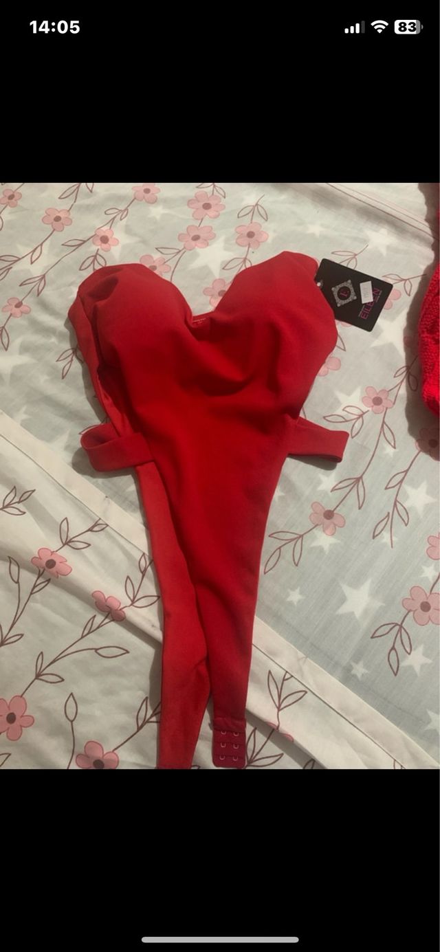 Rojo Corazón Escote Body