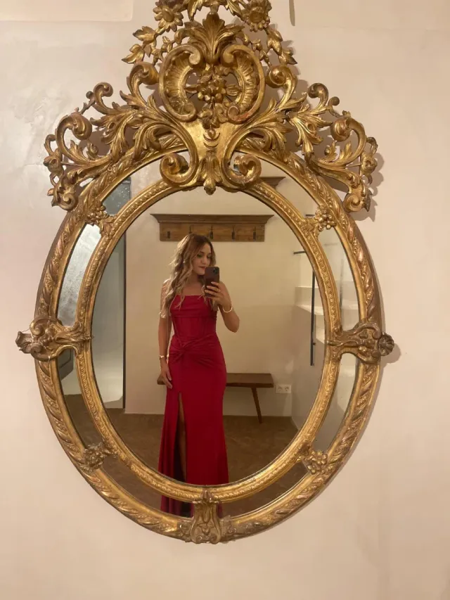 Vestido largo rojo con espalda de cuerdas