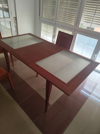 Mesa de comedor con 6 sillas