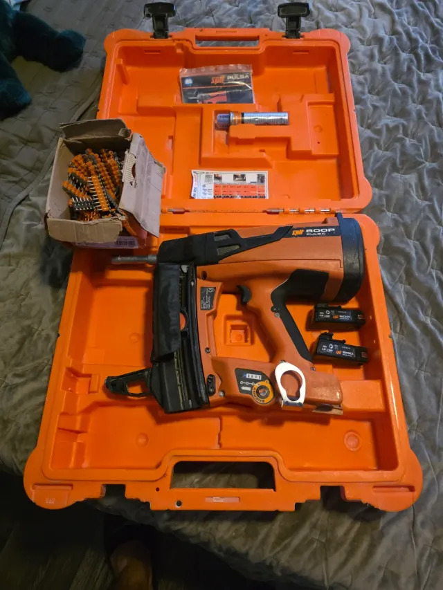 Pistola de clavos SPIT PULSE 800P