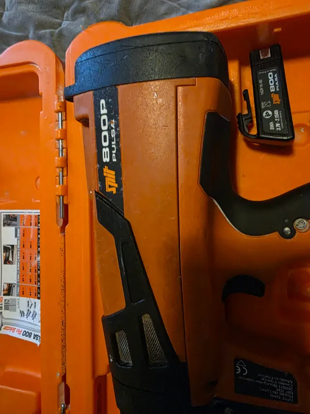 Pistola de clavos SPIT PULSE 800P