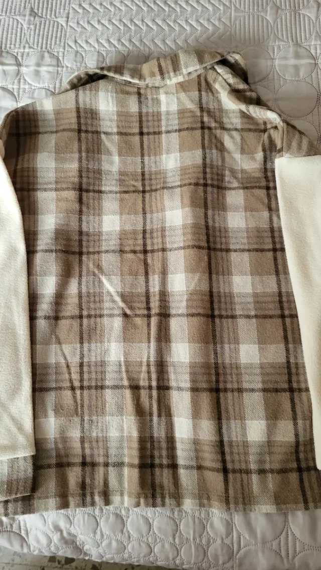 Chaqueta de cuadros beige y marrón
