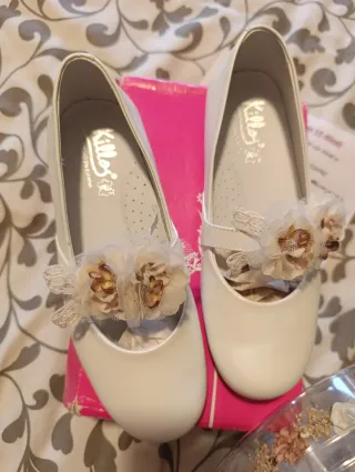 Zapatos comunión niña sin estrenar, talla 34.