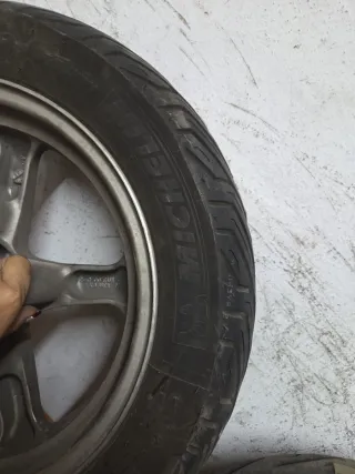 Llantas Suzuki Burgman Carburación