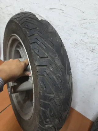 Llantas Suzuki Burgman Carburación