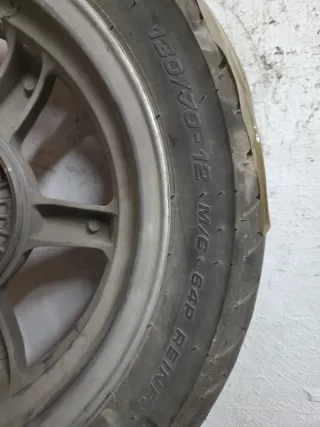 Llantas Suzuki Burgman Carburación