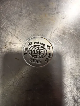 Olla AMC Grande alto 18 cm, ancho 28 cm.