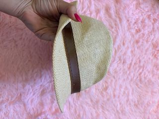 Cappello di paglia con fascia marrone