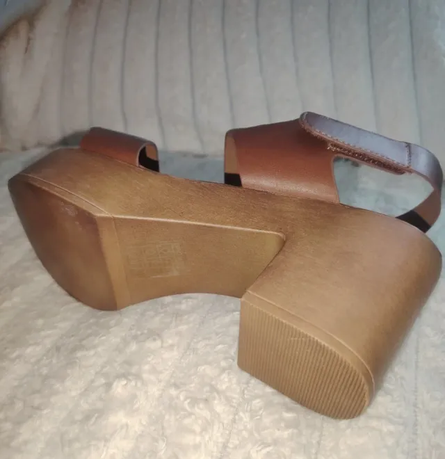 Sandalias tacón marrón talla 40